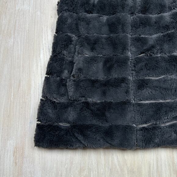 Dylan Charcoal Gray Soft Faux Fur Full Zip Casual Chic Cozy Vest Jacket Small - Picture 5 of 14